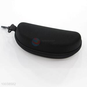 Black eye glasses/sunglasses case with zipper