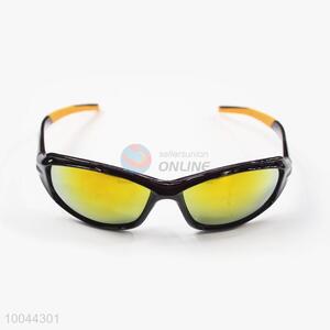 Wholesale 2 Colors Fashion PC Sunglasses