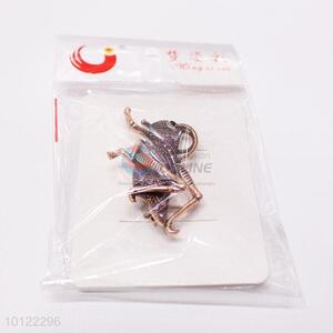Locust Shaped Alloy Brooch with Cheap Price
