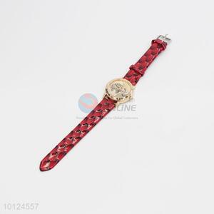 Fashion red quartz women watch for daily use