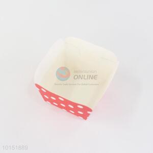 Market popular white dotted square paper cakecup cups wholesale