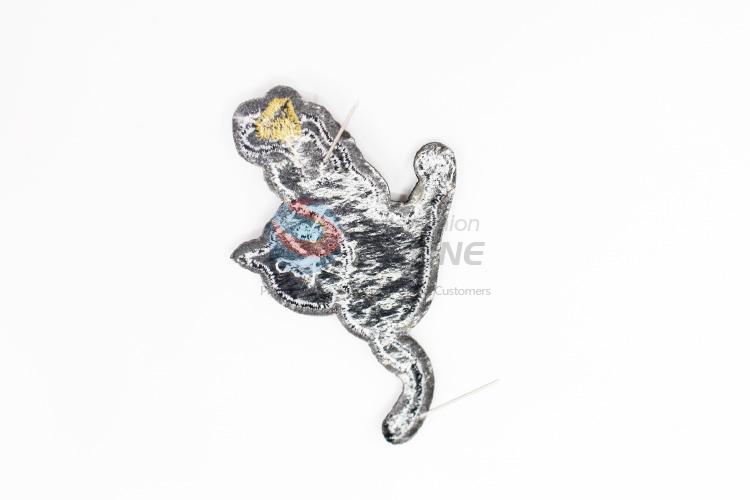 Factory direct cat shape embroidery badge brooch