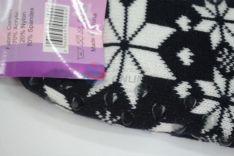Latest Design girl knitting stockings