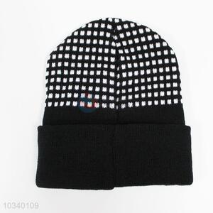 High Quality Black and White Knitted Hat for Sale