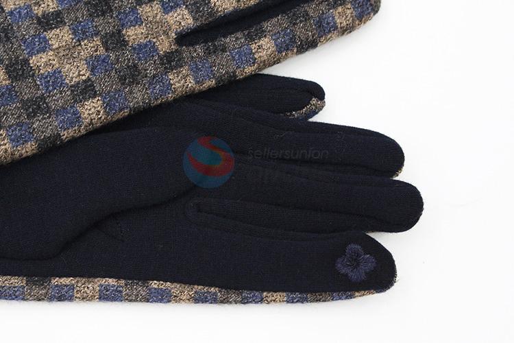 Wholesale promotional custom women winter warm plaid gloves