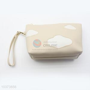 Exquisite cloud pattern cosmetic bag