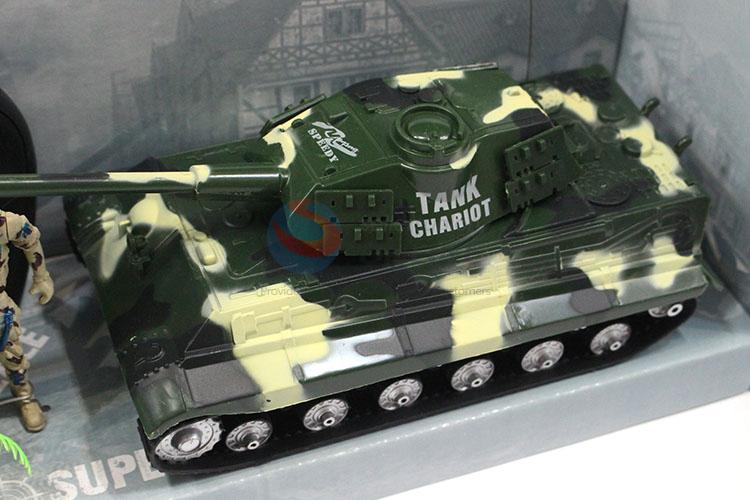 Competitive Price 4 Channels R/C Land Rover Tank with Steering Wheel and without Battery