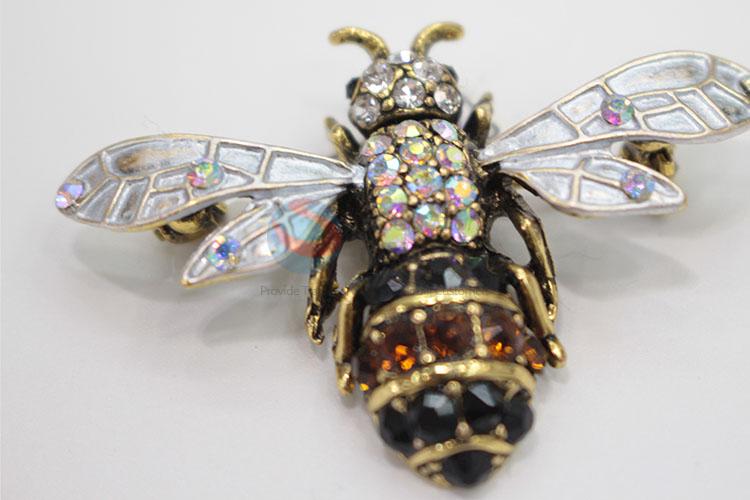 Fashion design bee brooch