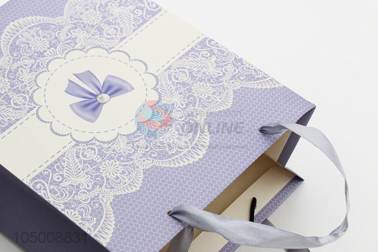 Wholesale new style recycled paper shopping gift bag with handle