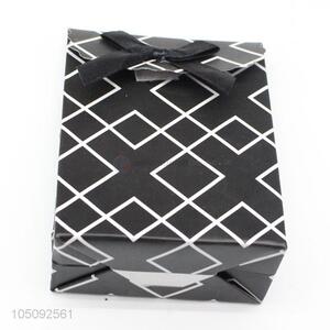 Wholesale Supplies Black Color Geometry Pattern Hopping Paper Gift Bag