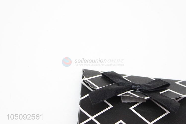 Wholesale Supplies Black Color Geometry Pattern Hopping Paper Gift Bag