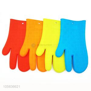 Unique Design 130g Three Fingers Silicone Gloves Kitchen Oven Mitt Baking Gloves