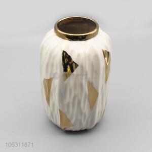 Promotional modern design triangle pattern ceramic vase