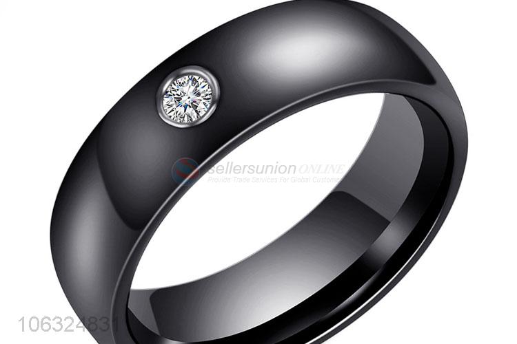 Newest Trending Simple Design Black And White Crystal Inset Couple Ceramic Rings