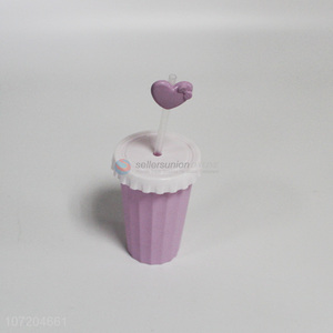 Wholesale heart design plastic drinking cup with lid and straw
