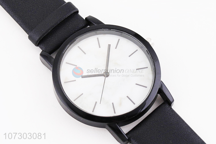 Hot Selling Men Watches Best PU Watchband Wrist Watch