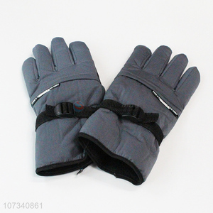 Latest style winter windproof anti-skid sports gloves for men