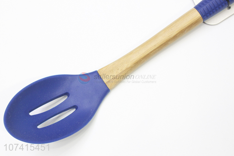 Wholeslae Price Kitchenware Bamboo Handle Silicone Leakage Spoon