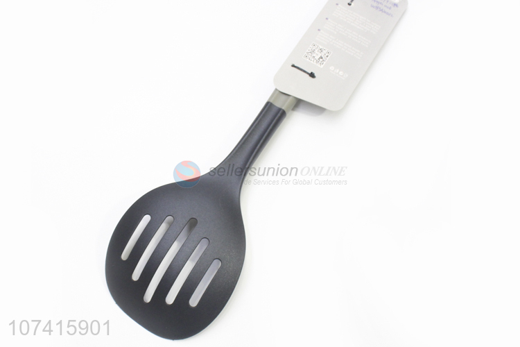 Promotional Wholesale Kitchen Utensil Nylon Leakage Ladle