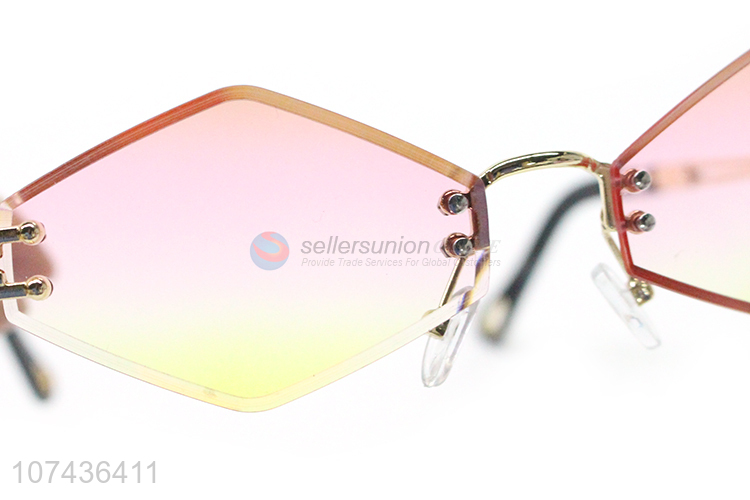 Factory price ladies fashion eyeglasses gradient rimless uv 400 sunglasses