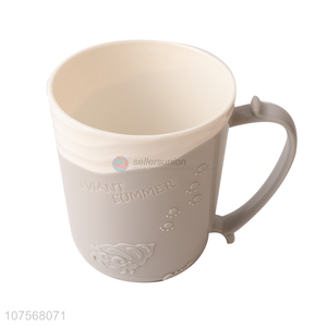 Good Quality Plastic Cup Simple Style Water Cup With Handle