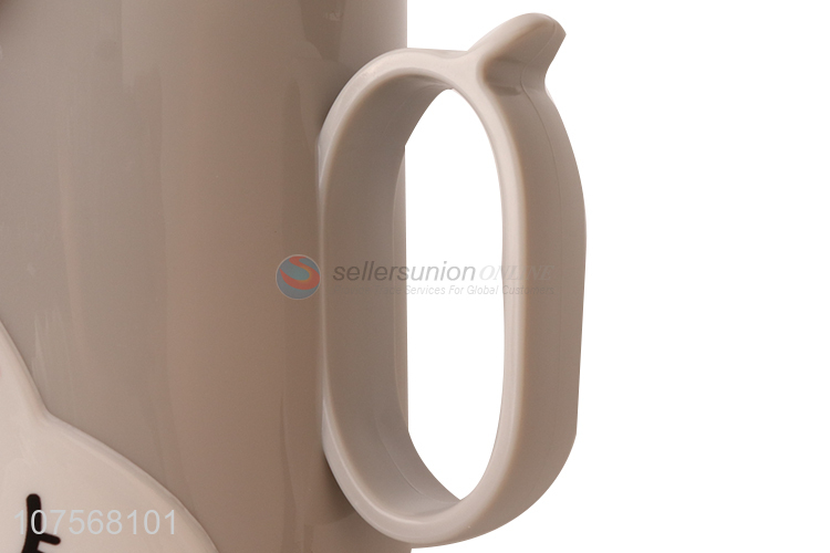 Factory Wholesale Cute Cartoon Rabbit Design Plastic Cup