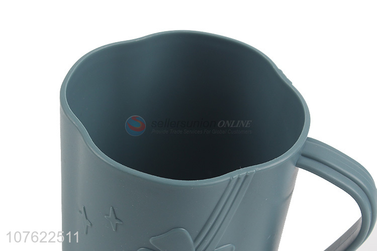 tooth mug