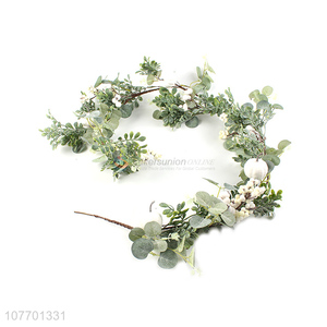 Hot selling Xmas decoration long vine with pinecone and white brerry