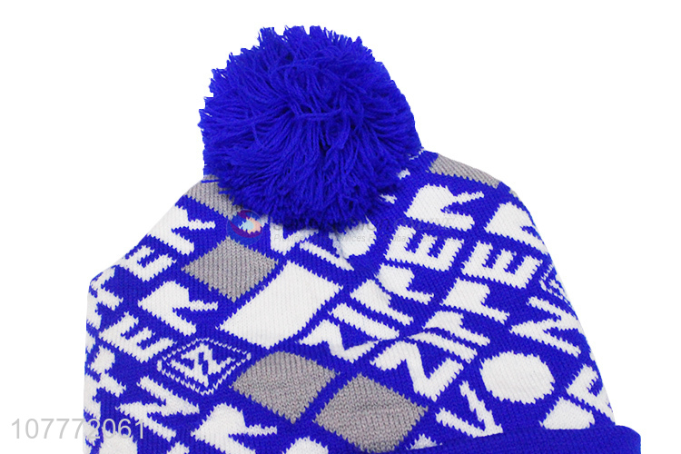 Factory wholesale knitted hat fur ball warm short woolen hat
