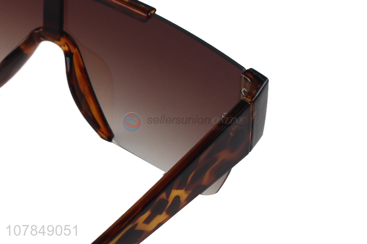 Personalized Design Man Sunglasses Fashion Accessories