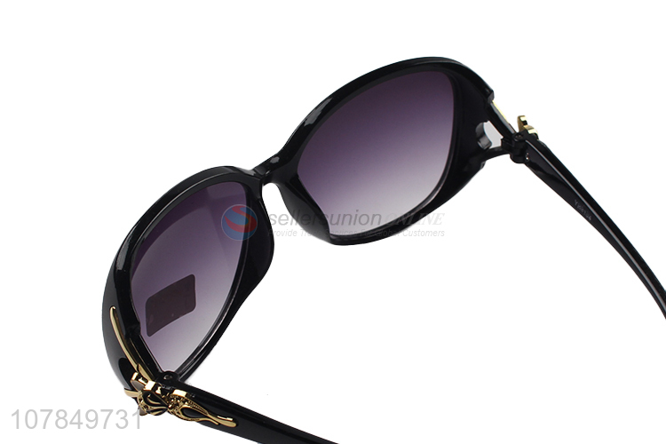 Custom Popular Sunglasses Fashion Accessories For Women