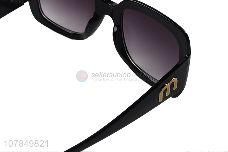 Good Quality Plastic Sunglass Outdoor Eyeglasses Wholesale