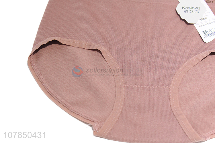 Good quality pink comfortable seamless briefs for ladies