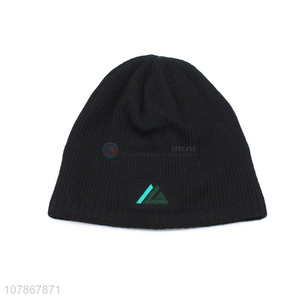 Hot selling black melon cap outdoor sports casual knitted hat for men