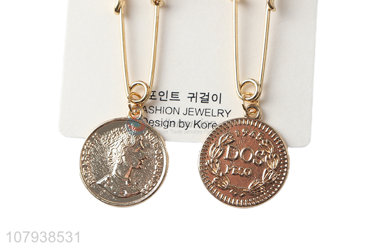 Creative design fashion lady jewelry earrings with coin-shaped pendant