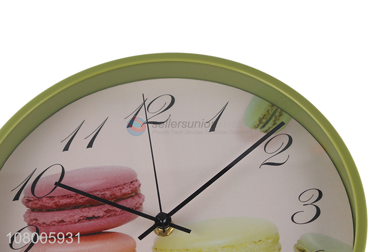 Yiwu wholesale green simple round wall clock for living room