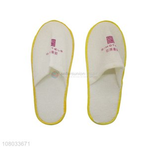 Top product fuzzy disposable hotel slippers women men carry-on slippers