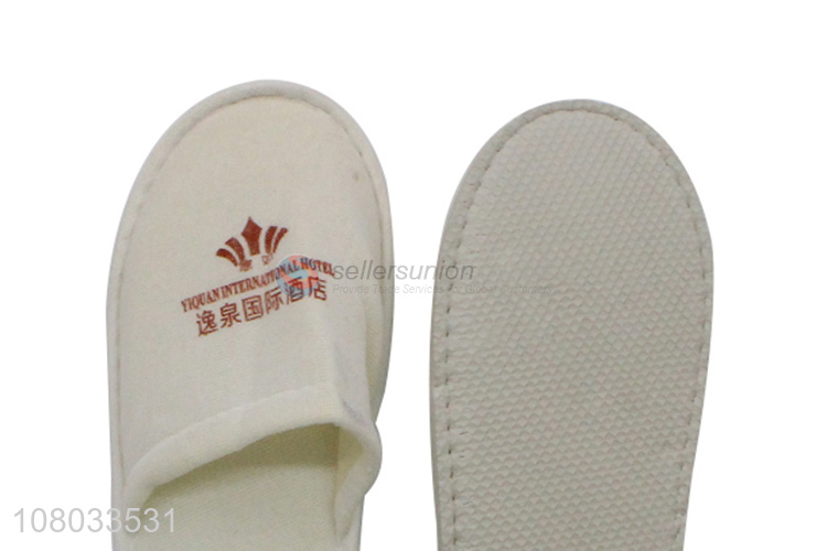 China factory custom logo non-slip disposable indoor slippers hotel slippers