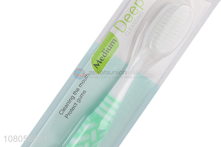 Yiwu supplier plastic portable household toothbrush