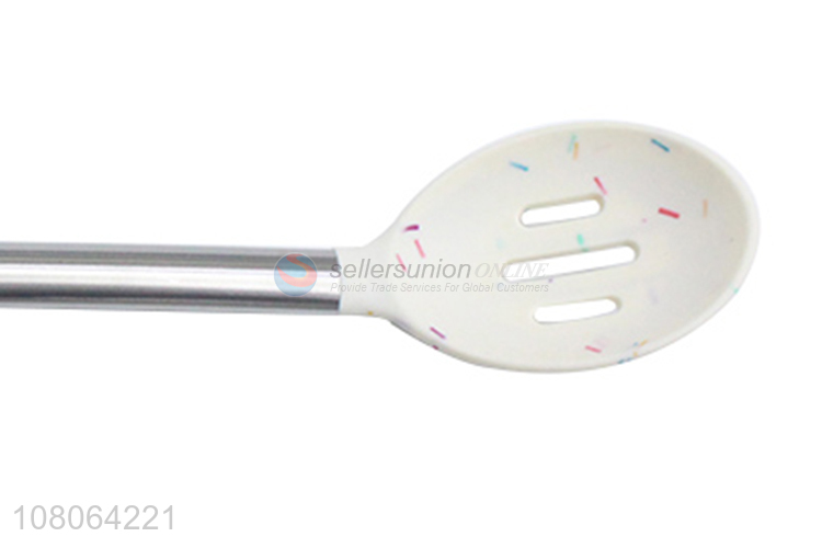 Yiwu wholesale durable silicone slotted spoon for household