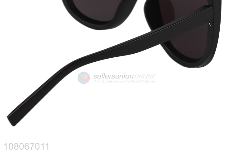 Online wholesale oversize plastic frame polarized lens sunglasses