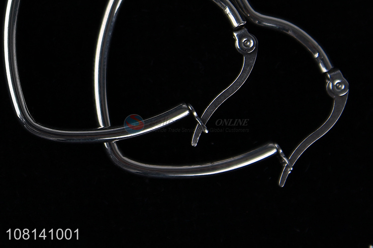 Factory direct sale heart shape silver hoop earrings