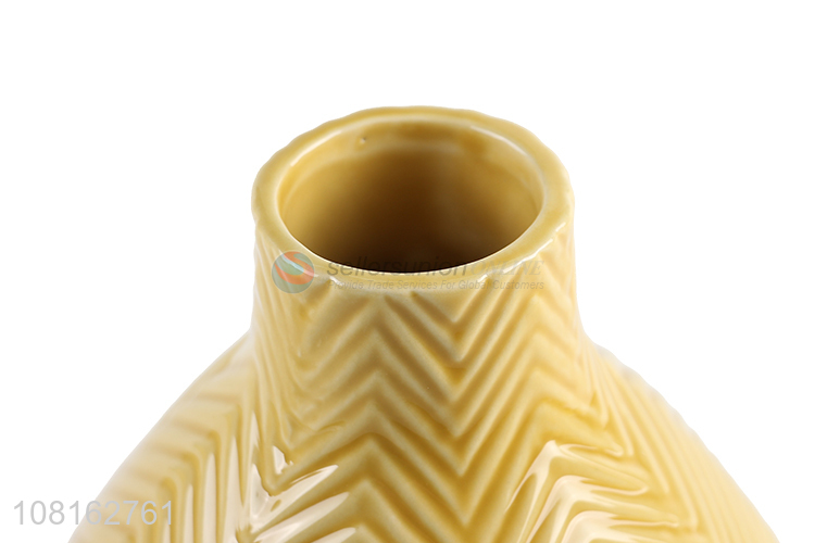 Factory price modern embossed ceramic vases home ornaments