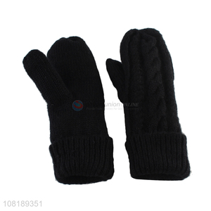 Simple design durable black polyester warm gloves for outdoor