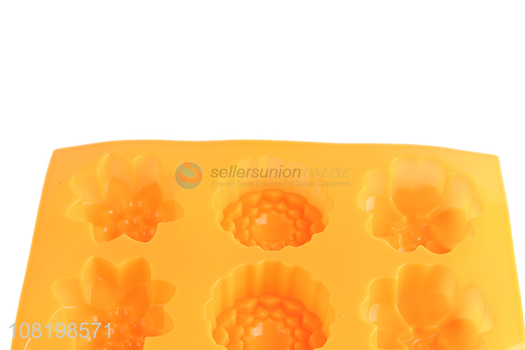 Good quality yellow baking tools silicone chocolate mould