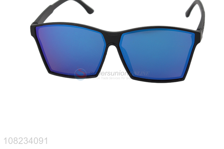 Yiwu wholesale fashion discolor PC sunglasses for travel