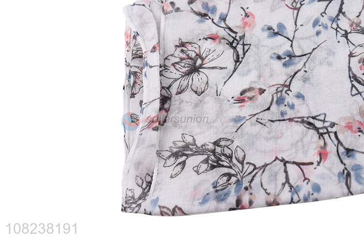 Low price wholesale white fashion scarf printed silk scarf