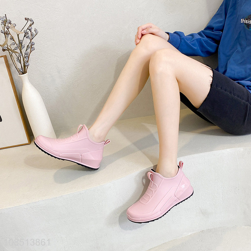 Hot items non-slip pvc women waterproof rain boots for outdoor