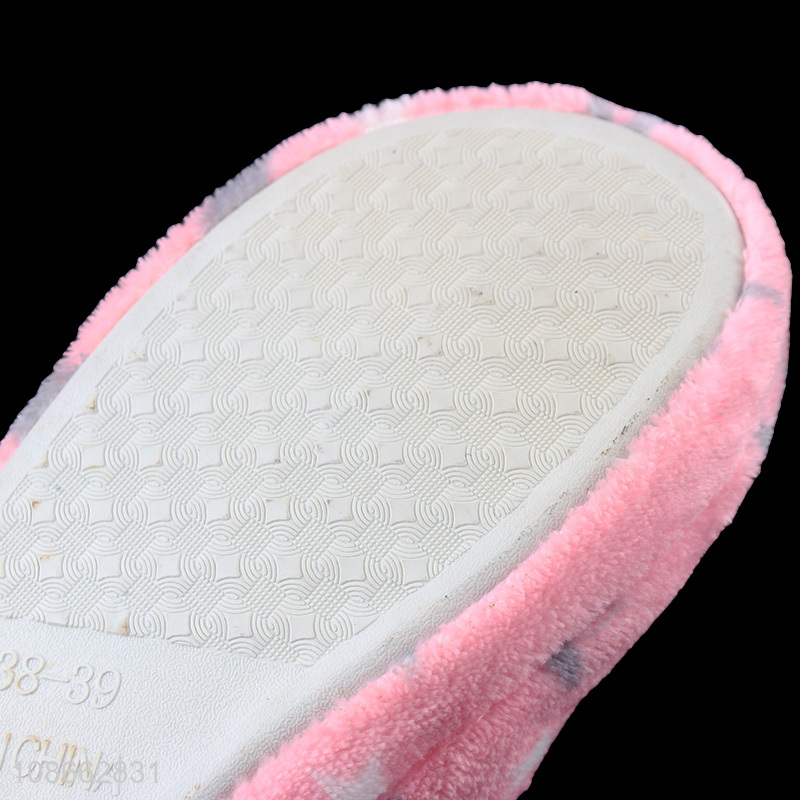 Good quality women's slipper comfy fuzzy indoor slipper for winter