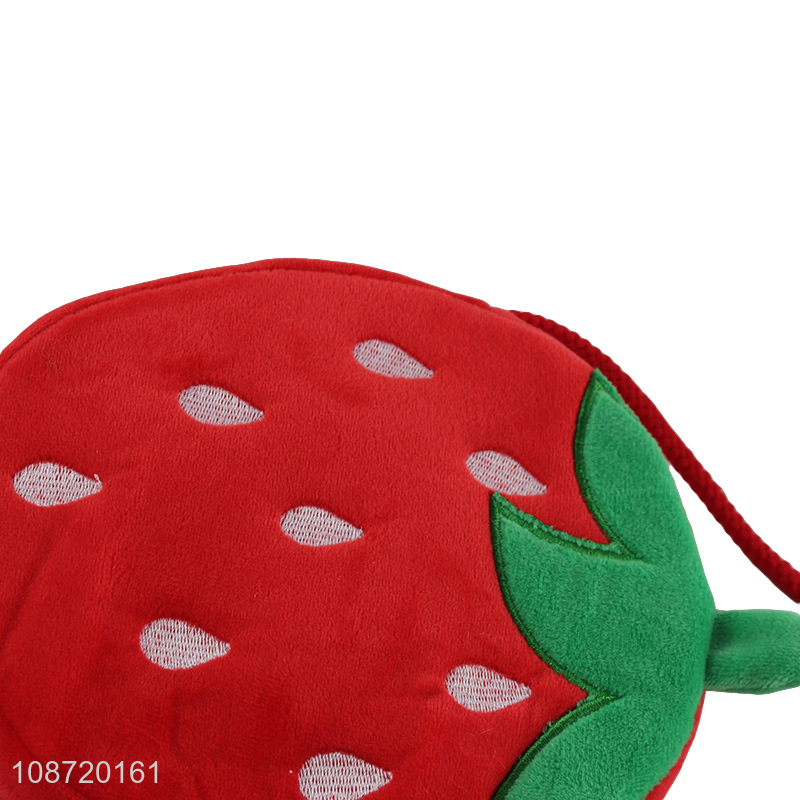 Good price cute cartoon strawberry fluffy plush crossbody bag for kids